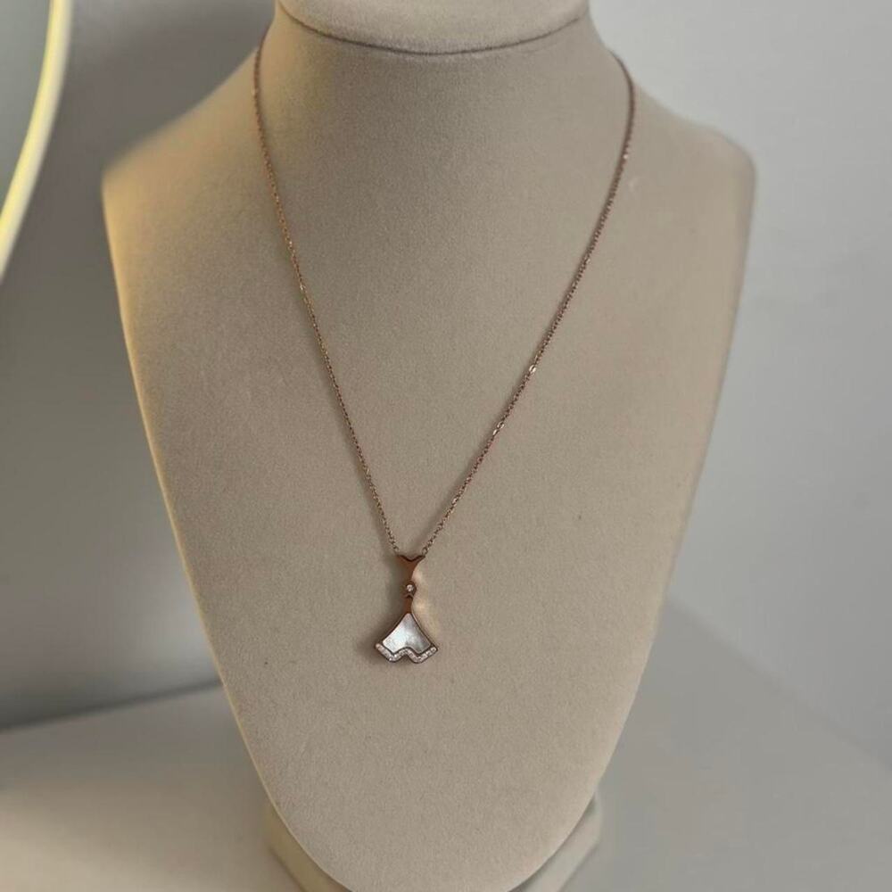 Rose Gold Necklace White Crystal Pendant Stainless Steel Luxury Dainty Jewelry - Picture 3 of 5